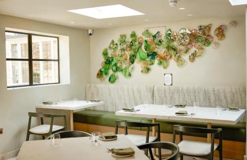 Broadway Hotel | House of George W Davies