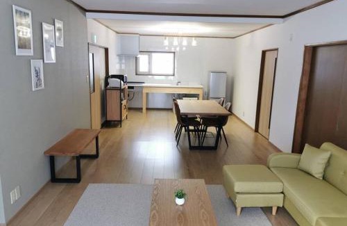 Furano Ski Chalet | House Of Joy Furano 15 mins to ski resort