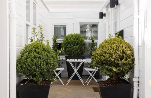 Lone Mountain Apartment | House Of Light In-Law