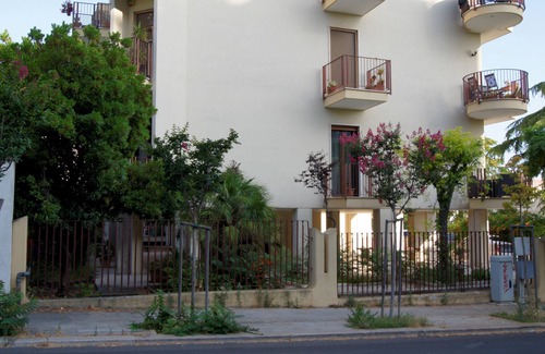 Municipio 5 Apartment | House of Noah EARTH