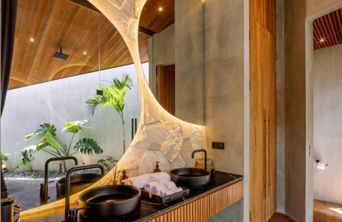 Umalas Villa | House of Winds Complex - Stylish 12BR Design Estate - 4 Villas near Canggu