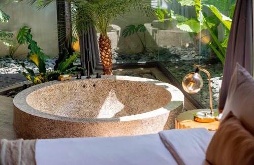 Umalas Villa | House of Winds Complex - Stylish 12BR Design Estate - 4 Villas near Canggu