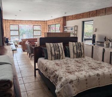Muckleneuk Bed & Breakfast | House Olive