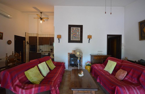 Bon Relax Ski Chalet | House Olot 68 - A/C, WiFi, garden, private pool, quiet area.