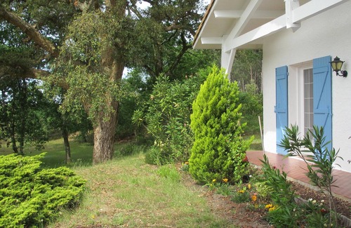 Saint-Julien-en-Born House | House on airial on the edge of forest near ocean