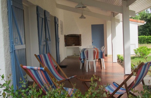 Saint-Julien-en-Born House | House on airial on the edge of forest near ocean