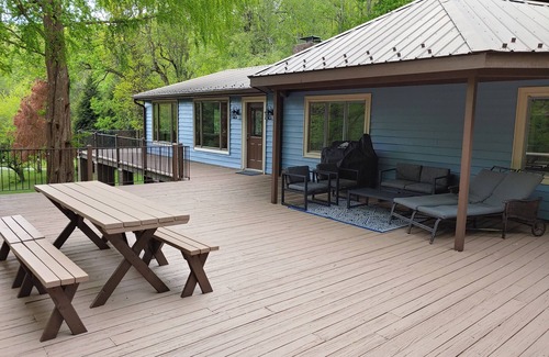 Boone House | House on Creek, Huge Deck, Gorgeous Property with Pond, 5 min to Downtown Boone