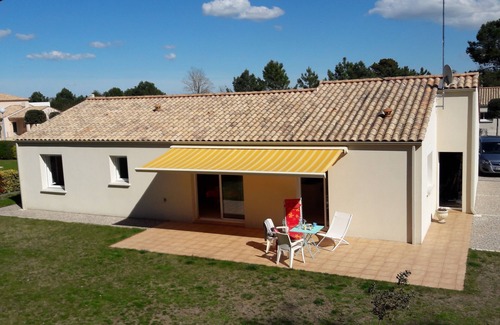 Les Conches House | House on the edge of a forest 1 km from the sea