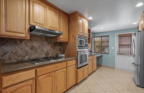 Bay Park House | House on the Hill - charming house with beautiful views