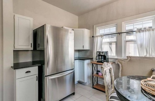 Edmond House | House on The Hill in the Heart of Edmond