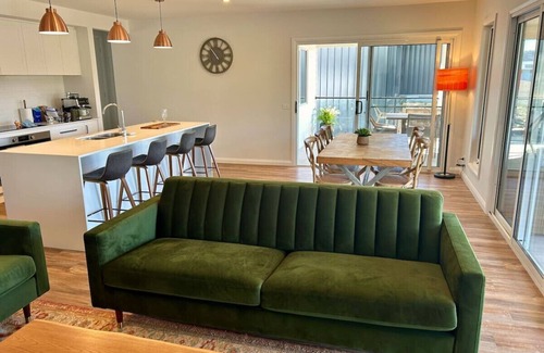 Wodonga Apartment | House on the Hill - with VRBO