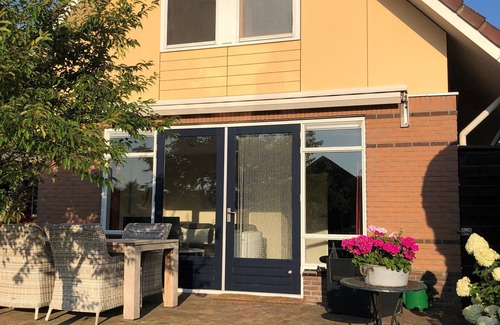 Medemblik House | House on the Zuiderzee beach, vacation home right on the water with Wifi