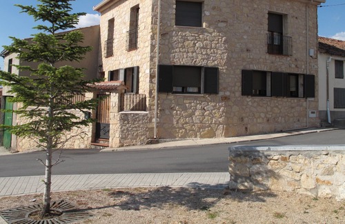 Martincano House | House overlooking the sierra "El Corralín" de Gallegos. Segovia
