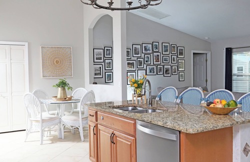 Port Saint Lucie House | House Port St. Lucie Near Beaches 10 min to TRADITION. Hurricane Impact Windows