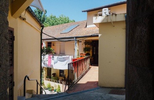 Lordelo do Ouro e Massarelos Apartment | House Romantic R/C Left