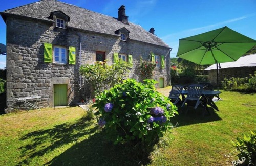 Saint-Martin-la-Meanne House | House saint martin la méanne 5 people