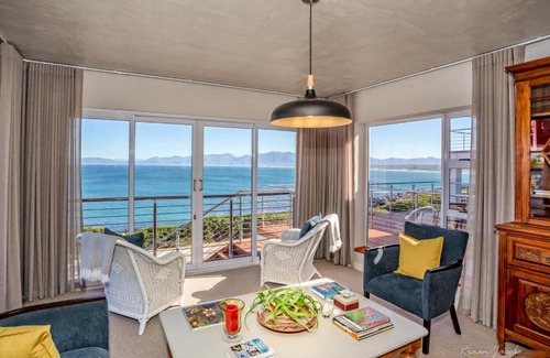 De Kelders House | House Silver Ocean Ocean Front Guest House