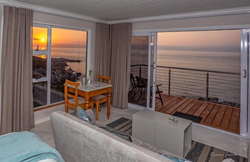 De Kelders House | House Silver Ocean Ocean Front Guest House