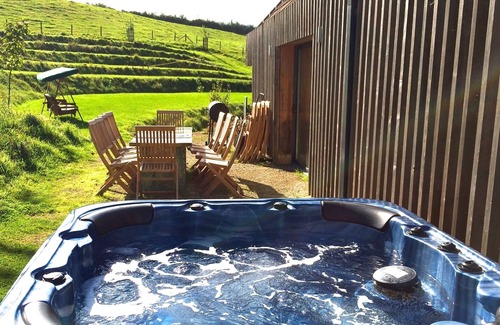 Batheaston House | House sleeping 16 with hot tub near Bath