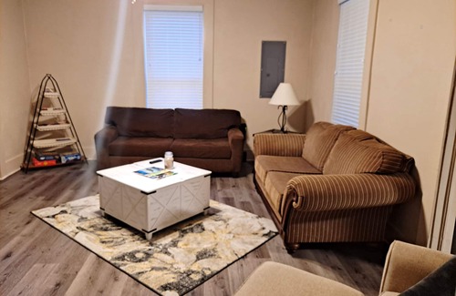 French Lick House | House sleeps 6. Just 5 minutes Patoka Lake boat ramp. Anglers Welcome!