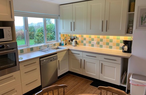 Mullion House | House - Sleeps 8, Close to Beach & Free parking