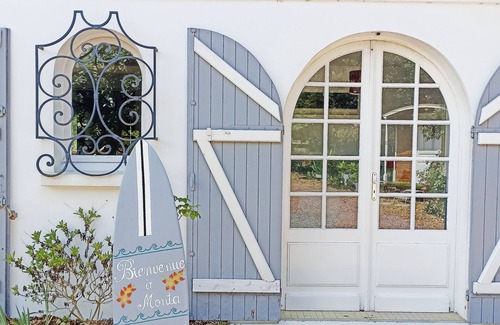 Vendays-Montalivet House | House sleeps 15 - 500 m from the beach