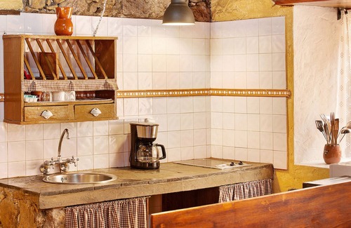 Tejeda Villa | House Sleeps6-Parking-Garden-Pool in summer-Pet