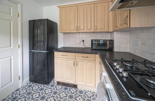Maidstone House | House-Sleeps7-Parking-Garden-SportsChannels