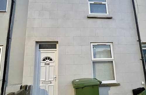 Cheltenham House | House - Spacious Quality Double Room - Rentals