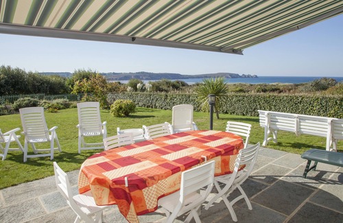 Crozon Villa | House standing breathtaking view of the sea, beach walk in 5 minutes, internet