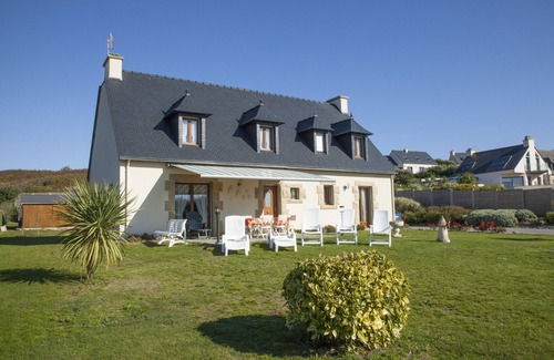 Crozon Villa | House standing breathtaking view of the sea, beach walk in 5 minutes, internet