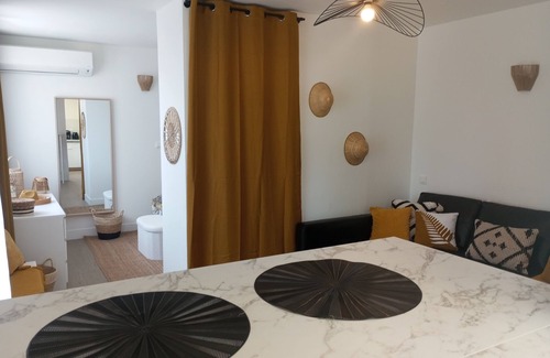 Chorges House | House T2 in Chorges center, quiet, garden, air conditioning