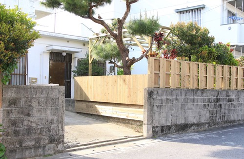 Kadena-cho House | House to stay in Chatan area. Quiet environment and close to American Village.