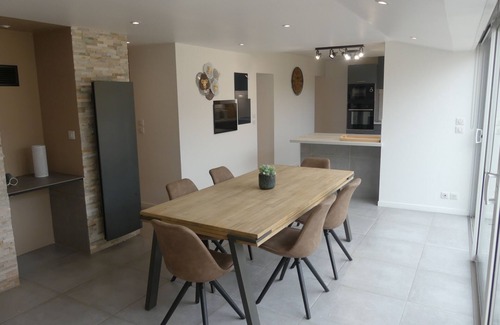 Talmont-Saint-Hilaire House | House Townhouse with terrace and enclosed garden near town center