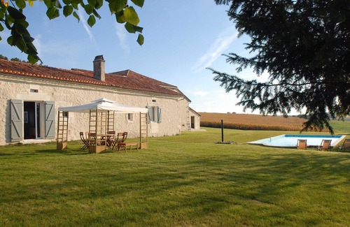 Cherval House | House /Villa - Cherval