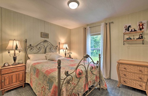 Silver Springs House | House w/ Deck + Fireplace, Walk to State Park