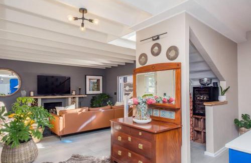 Bloubergstrand House | House w Pool, Fireplace, Braai