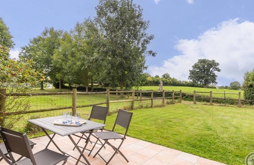 Hauteville-la-Guichard Cottage | House with Garden, Pets allowed