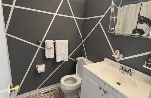 Annapolis House | House with 3 beds 2 bedrooms and backyard