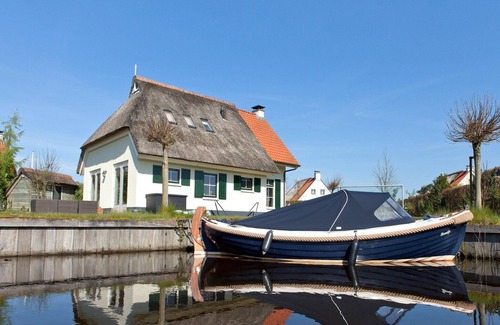 Sint Nicolaasga House | House with a terrace near Langweerder Wielen