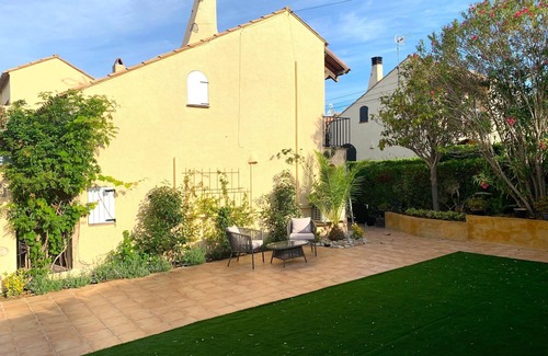 Torroella de Montgri House | House with air-conditioning, private garden and shared swimming pool