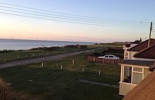 Scratby House | House with Beautiful Sea Views and access to dog friendly beach