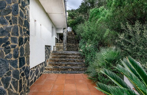 El Mas Fumats Villa | House with Beautiful View, Pool, Terrace & Garden