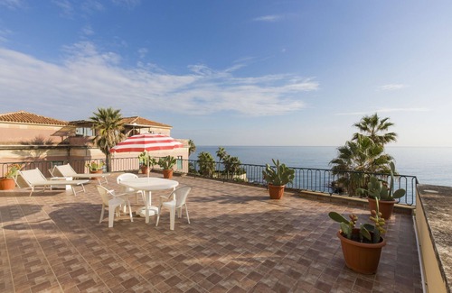 Santa Lucia Apartment | House with Big Terrace in Seaside, Syracuse - Ortigia