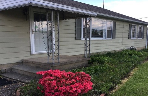 Heath House | House with fenced yard and easy access to I-70