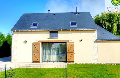 Saint-Paterne-Racan Cottage | House with heated pool and spa in Touraine