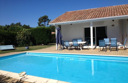 Cazaux House | House with garden and swimming pool