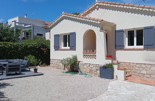 Antibes City Centre Villa | House with garden 2 steps from the beach of Antibes