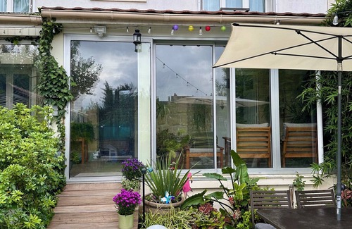 Montreuil House | House with garden 30 minutes from Disneyland and the center of Paris.