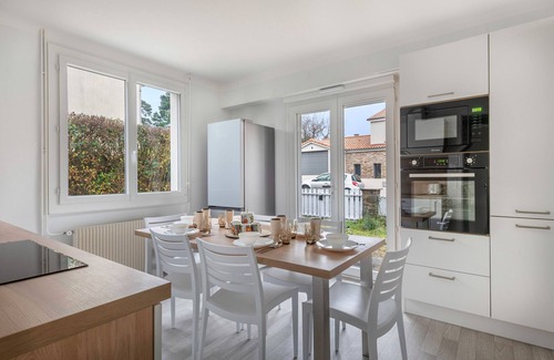 Pornic Ski Chalet | House with garden 500m from the beach, Pornic